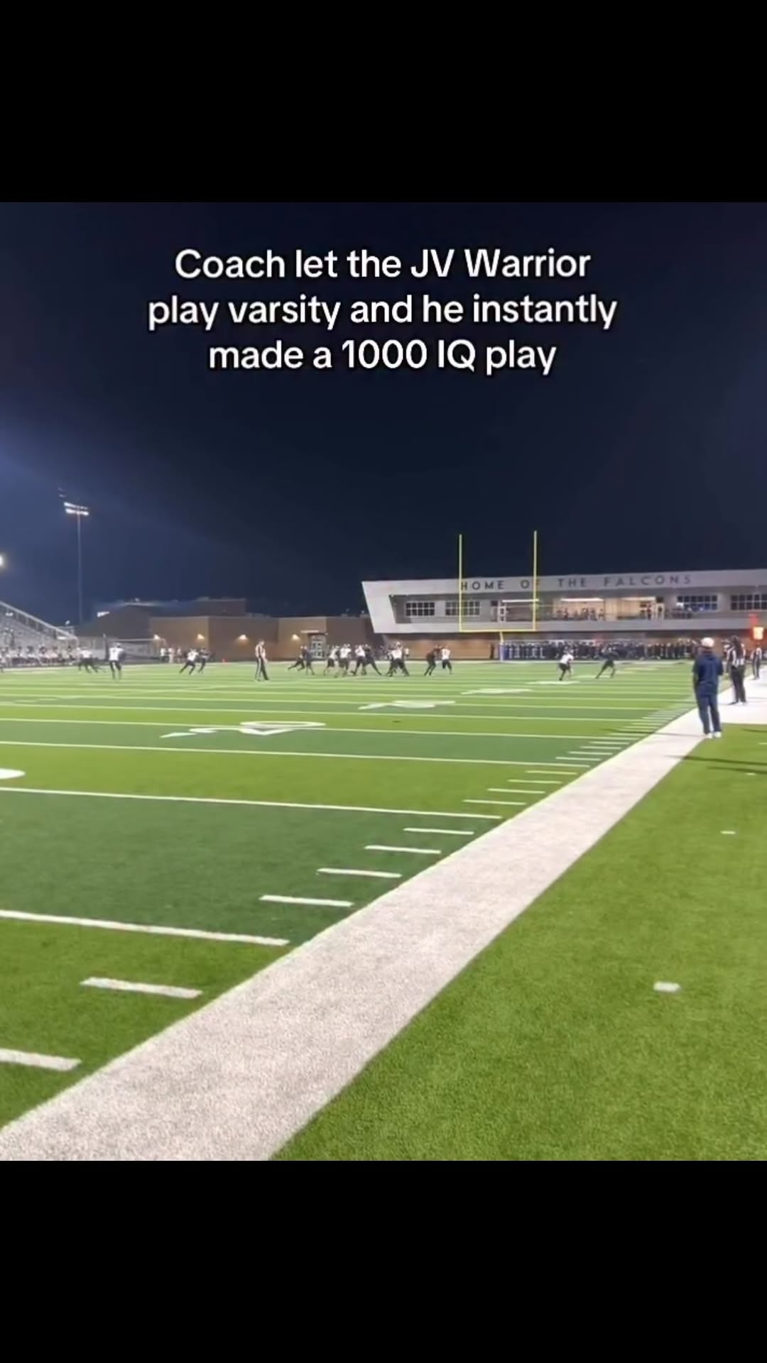 WR had the DB fooled. 😂🔥 (via @jonquall, @doughboyzcookin)