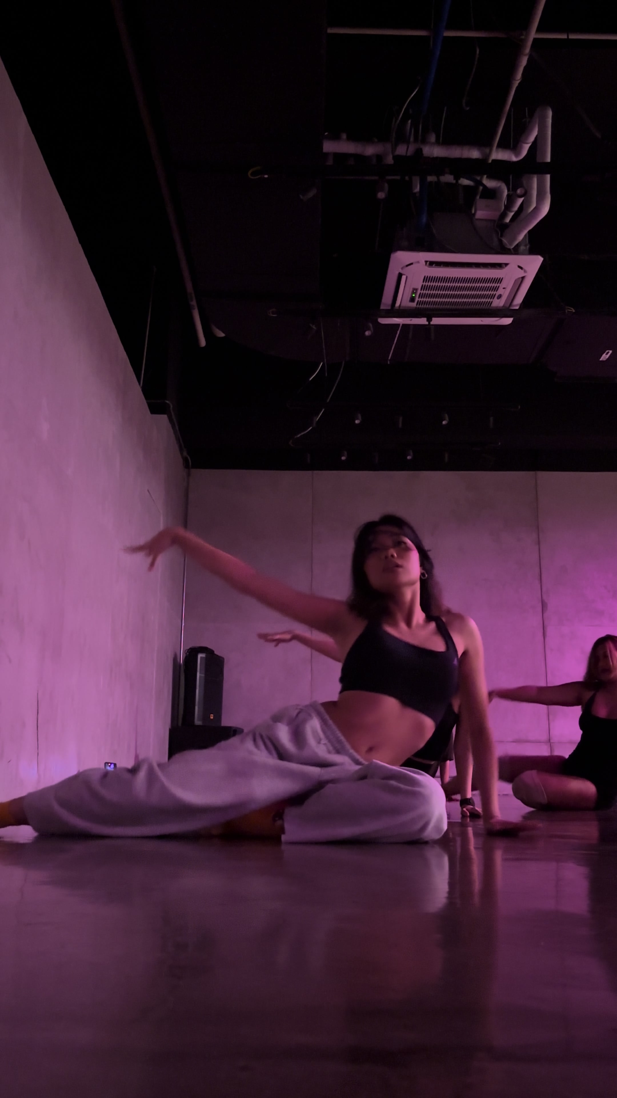 challenged myself to try floorwork since i always struggle with it! choreo by coach nico angeles #dance #femme #dangerouswoman