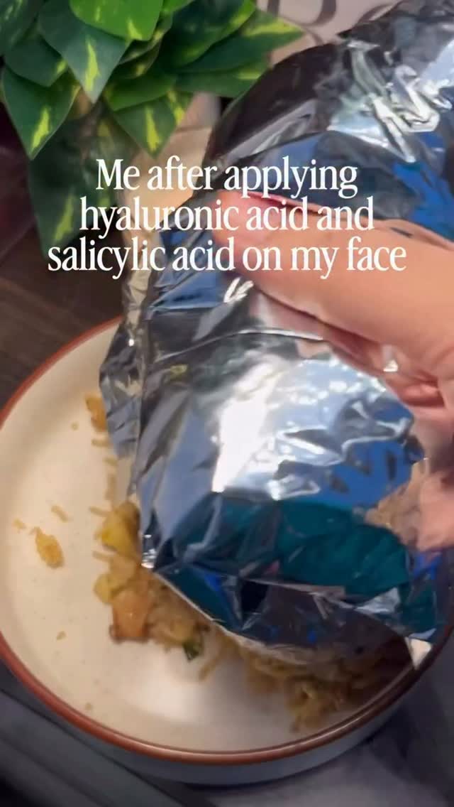 Lmao 🤣 (via: @bushra_cookingdairy ) Ten-step skincare routine every night, followed by chips for dinner. Balance, right? Fun fact: your ski